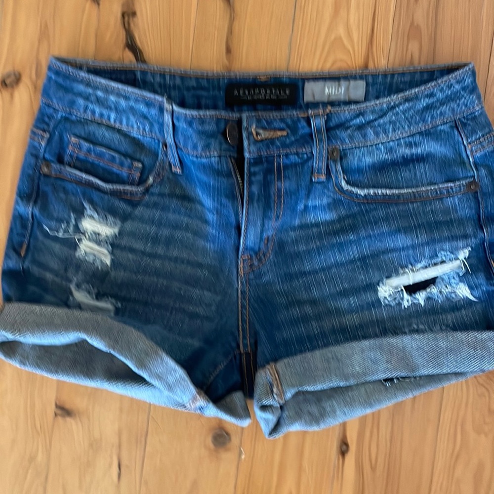Aeropostale jean shorts, midi. Size 2, like new condition
